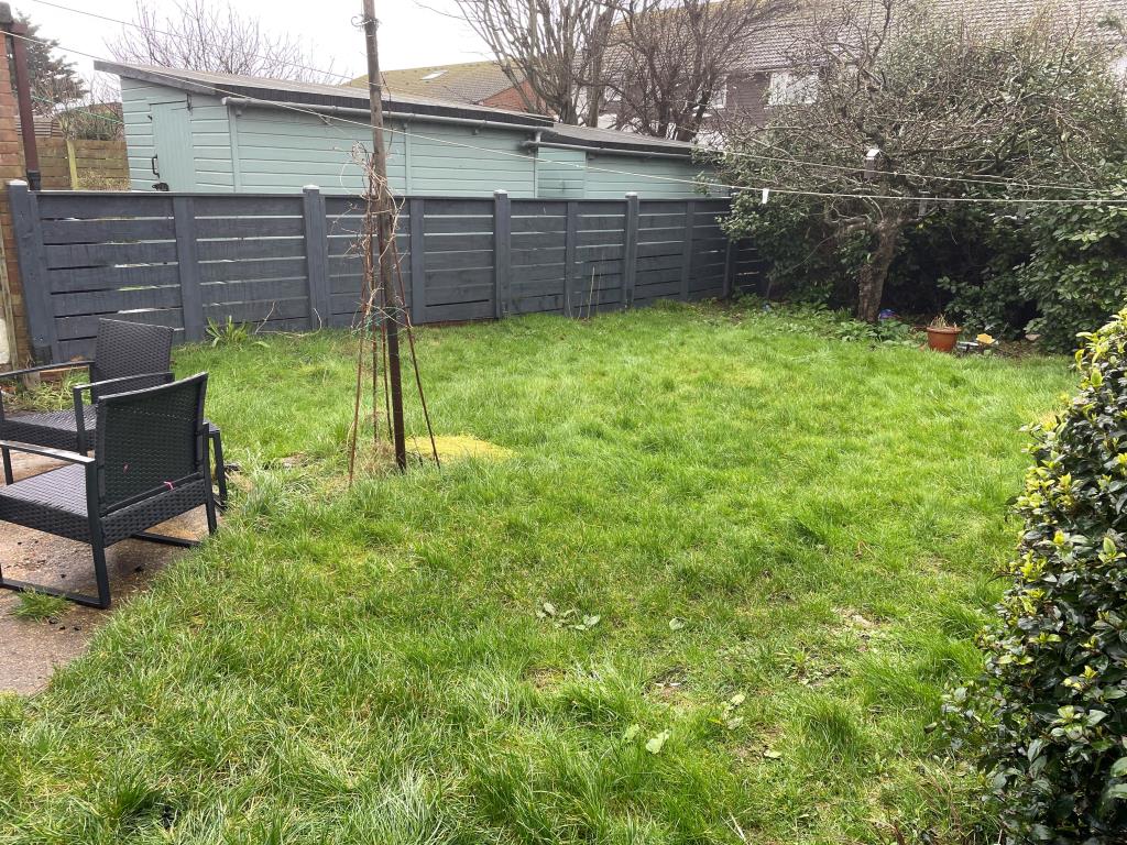 Lot: 65 - DETACHED BUNGALOW IN NEED OF UPDATING - View of lawned rear garden